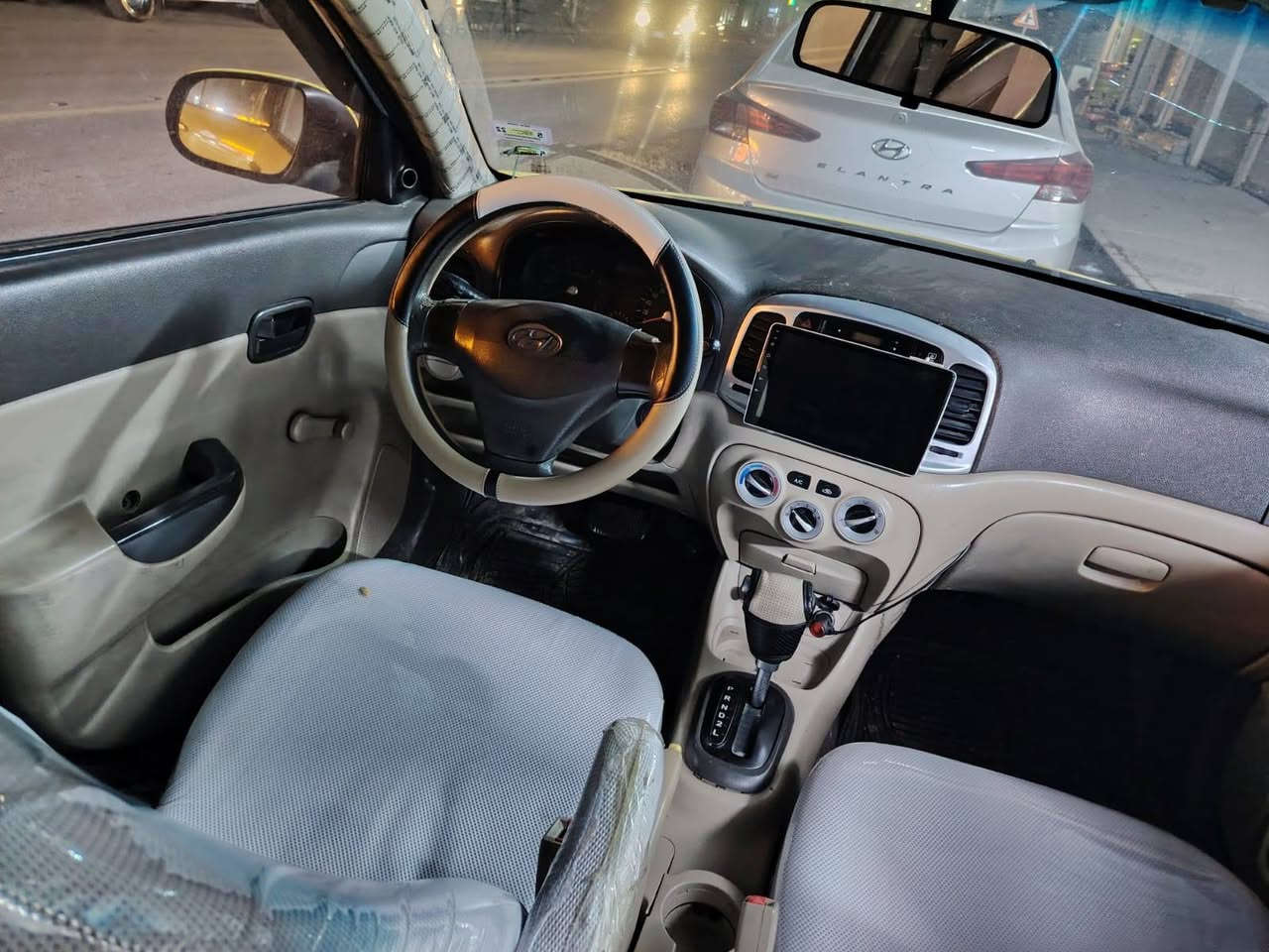 السلام عليكم 👋 
اكسنت وارد كوري 💯 
موديل 2010👋
رقم نينوى اوربي 👋 شرط التحويل 🚦 
سنويه وهزه جديده هيئه وغرامة صفر 👋 
كاربون بانزين ⛽ 
محرك 16 محرك وكير شرط 👋 
تبريد ثلج 🥶 تدفئة 
طخم تاير امامي خلفي جديد 👋 
📢ظررها جاملغ خلفي امبدل قبق+بوند تبديل بدون دواخل شرط وكدام العين 👀 
🛑#السعر 85$💸وبيها مجال 
#العنوان #الموصل #موصل_الجديده قرب جامع الايقظه شارع البطاريات 
🛑 1️⃣ اوقات العمل🕰️الاتصال من الساعه التاسعه صباحا الى الساعه العاشره ليلا🛑
🛑2️⃣بلتلفون قفل ماكو تعال ودفع سعر اليعجبك 🛑
#مكتب_ارض_السلام #لبيع_وشراء_السيارات 
🛑 #باداره/ سلام الراشدي 
***********📱كورك 📞
***********📱اسيا📞
