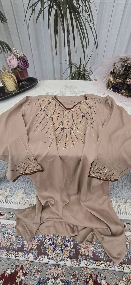 بە جوملە بەردەستە
٤ ڕەنگ
کشمیری فوول مەتاتی ئەسڵی
قیاسی L.XL.XXL
نقيمی شوشەی ڕەقەم شەش. بەشەرتی شۆردن
گەیاندنمان هەیە
***********
ڤایبەر و واتس ئاپ.
بە نیو دەرزەن و دەرزەن بەردەستە
