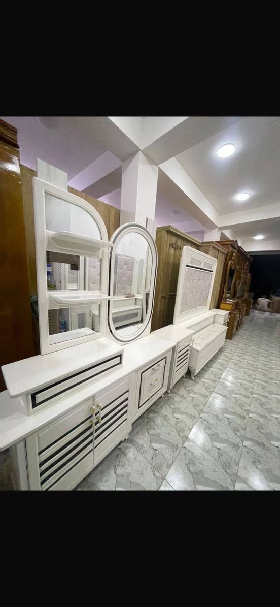 غرف نوم مصممة بأيدي عراقية، تصاميم عصرية مع لمسة تراثية، جودة تدوم مدى الحياة، وبأسعار تنافسية" 
ويجد شحن لجميع المحافظات وداخل بغداد مجانن
"السعر 2 مليون و200 ألف دينار عراقي". 
*********** بغداد, العراق
