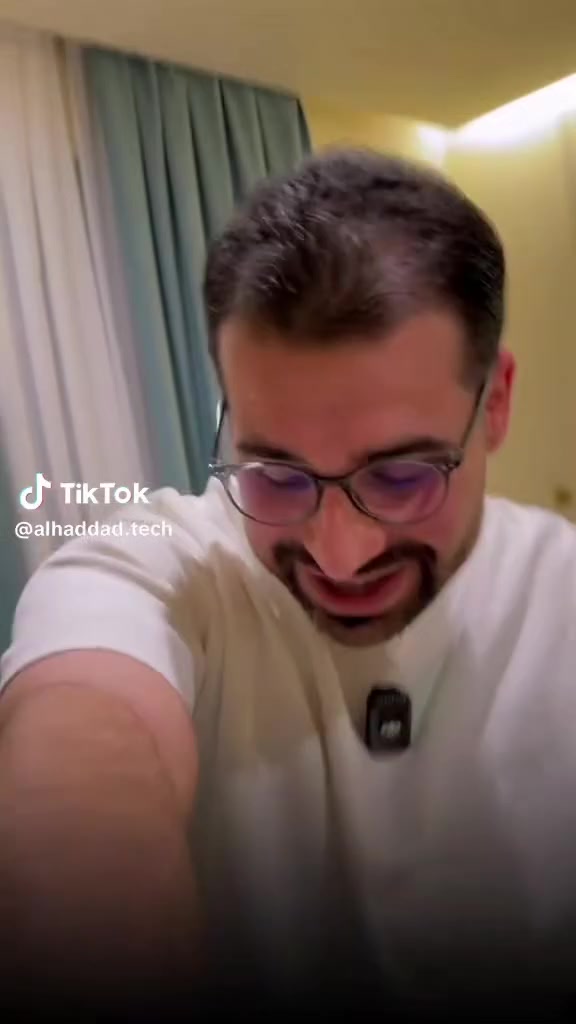 الي يكول اشتري s26الترا من ينزل بلمكاتب وره الحجز هاذه وهمان يصير عليه مليونين و200  الف لذاكره 256
ومليونين ونص لذاكره واحد تيره 
افضل شي تحجز وتاخذه نصيحه قبل لينتهي الحجز يعني اذا تحجز عل ذاكره 256 يصير عليك مليون و800 فرق 400الف ولواحد تيره يصير عليك مليونين ونص بدل 3 ملايين 
اذا حاب تحجز وانت داخل الرمادي هاذه رقمي 
***********
المطلوب منك 100الف 
والموحده 
ضمان عل جهاز سنتين من الوكاله
