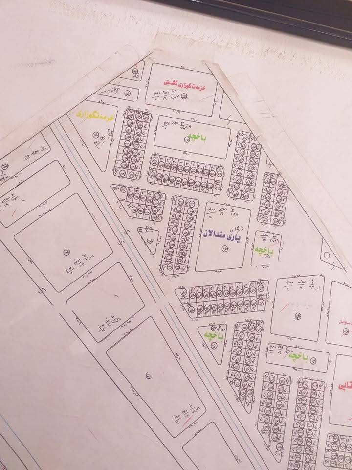 عندي ارض طابو سند ٢٠٠ متر تجاري فول مقابل الشمس من وراء دائرة المرور السليمانية   عن شارع ١٠٠ متري  سعره ١٦٠ ورقة
***********
