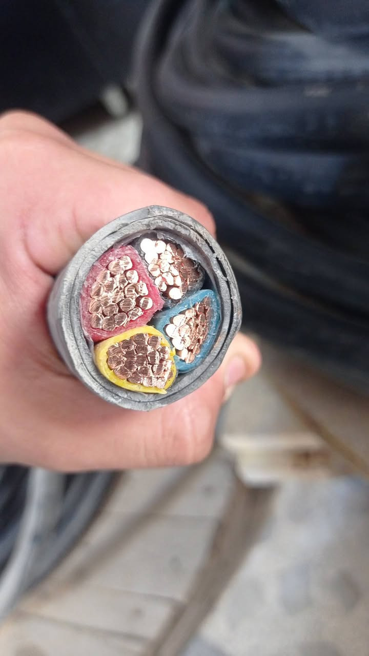 🔥 وصلت كيبلات جديدة وبأفضل جودة 🔌🔥
يوجد لدينا كل أنواع الكيبلات اللي تحتاجها 👇
✔️ كيبلات نحاس منشأ سعودي وظفيرة المنيوم منشأ تركي
✔️ قياسات مختلفة لكل الأحمال
✔️ يتحمل حرارة وضغط عالي
💸 أسعارنا منافسة وتناسب الجميع
كيبلات النحاس من 2*10 الى 4*95 سعودي المنشأ ويوجد كيبلات فلكس شعري
الظفيرة الالمنيوم من 2*16 الى 4*70 
ويوجد سنكل تك واحد المنيوم
خصومات خاصة للمقاولين واصحاب الكميات
📍 العنوان: (النجف الاشرف شارع المدينة عامود رقم 15) محلات فخر الدين
📞 للاستفسار: (***********)
🚨 لا تضيع الفرصة — الكمية محدودة!
