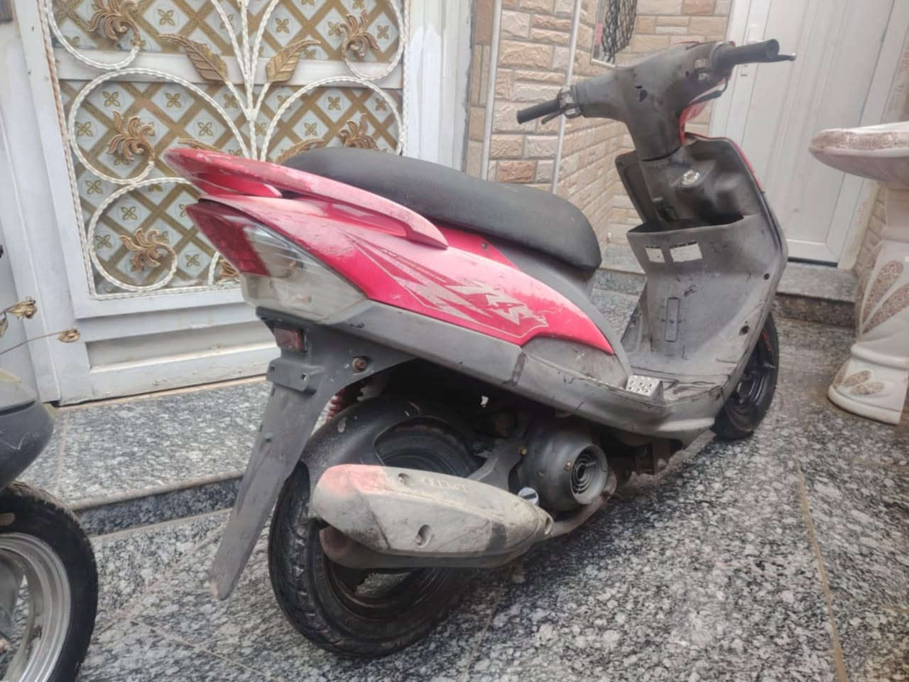 سلام عليكم ماكس لبيع 50 بلادي ما مفتوحه بيه برغي شرط فحص حاويه دراجه  سعر خاص ***********
