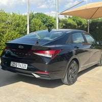 إلنترا • ٢٠٢٢ • أسود