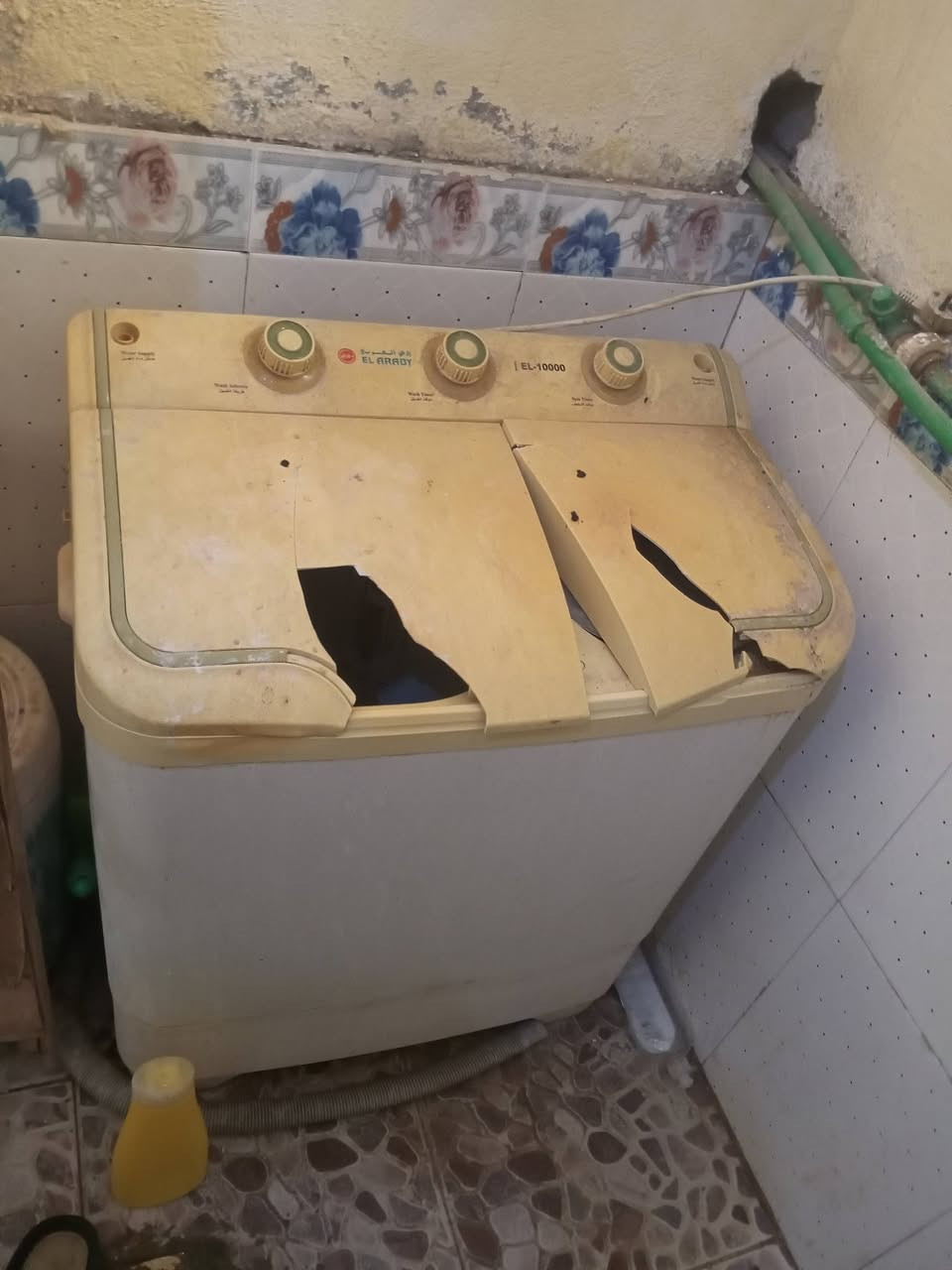 غساله للبيع تشتغل بس النشافه الماطورات ثنينهن يشتغلن سعرها 20
***********
