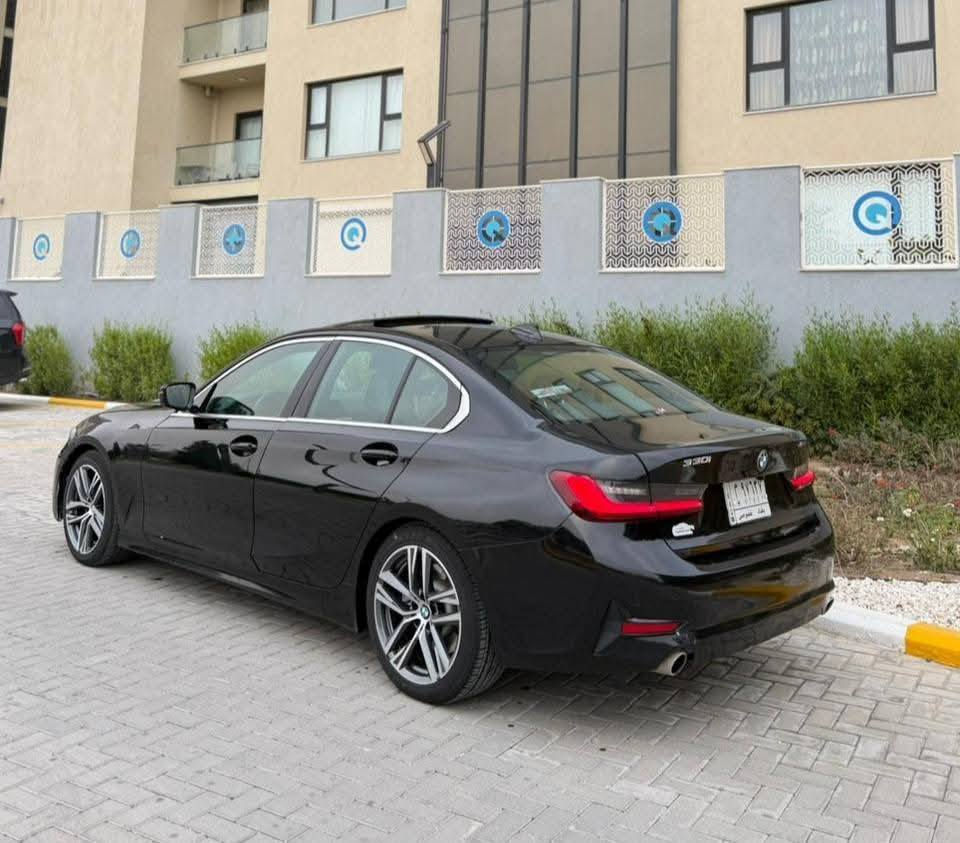 بي ام موديل 2019 330 bmw بانزين 

اللون اسود 

السيارة 1/1 

مواصفاتها
فتـحة سـقف  
بصمة تشغيل + 4 بيبان بصمة 
وترحيب 
الكشنات جلد لون اسود 
كشنات ثنين كهرباء وكشن السايق خزن ميموري وتدفئة بل الكشنات الامامية 
شفتات بل الستيرن وتدفئة بل الستيرن 
داتشو عرض ع الجامة الامامية 
كيج الكتروني 
 اشارة بل المري ونقاط عمياء والمري شفط وايضآ قلاب 
قطعتين تبريد والقطعة الخلفية ايضآ منفصل 
دشبول متغير الالوان من الشاشة بلادي 
حساسات خلفية وامامية وتعرضلك بل الشاشة  
رادار امامي تحديد مسار والتعرف ع الاشخاص والسيارات 
لايت داينمگ متحرك وترحيب عند التشغيل 
تكدر تضبط توقيت للسيارة تشتغل بل الوقت الي تريدها وتطفى بل الوقت الي تريدة من الشاشة 
اوتو تبريد واوتو لايت واتو ماسحات 
تعلي وتنصي الاغاني بدون متلمس الشاشة عن بعد
انضمة القيادة وتتغير الشاشة حسب نوع القيادة 
اوتو هولد والسايد بريك دكمة ودكمة لاطفاء الحساسات
ماوس تحكم بل الشاشة 
محرك السيارة 2000 توين بور توربو 

حادث جاملغ خلفي وصندوق 
وصور الحادث والسونار مرفقه 

السعر 198

مكان السياره بغداد حي الاطباء بلجهاد قرب خدمي شارع المطار للتواصل ***********
