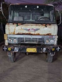 هينو • شاحنة • الرمادي مكلف