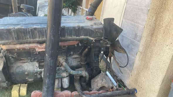 سلام عليكم محرك فالفو  فاره يطغ كامل تفرعاته حتا العقل بيه سعر ٧ ورقات وبيها مجال مكانها بغداد البياع رقمي *********** @***********
