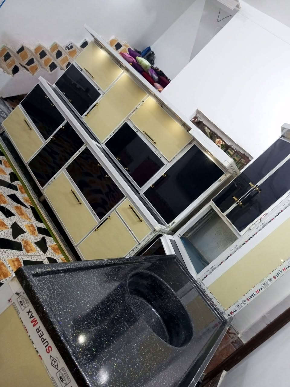 يا رزاق للبيع السعر 850 استخدام قليل تسكام الثقيل ويه السنك يصير ست أمتار بس السنك مرمر الشراي يراسني خاص ادزله الفيديو والعنوان ***********

