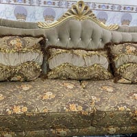 كنب • بضاعة منوّعة • أسعار مناسبة