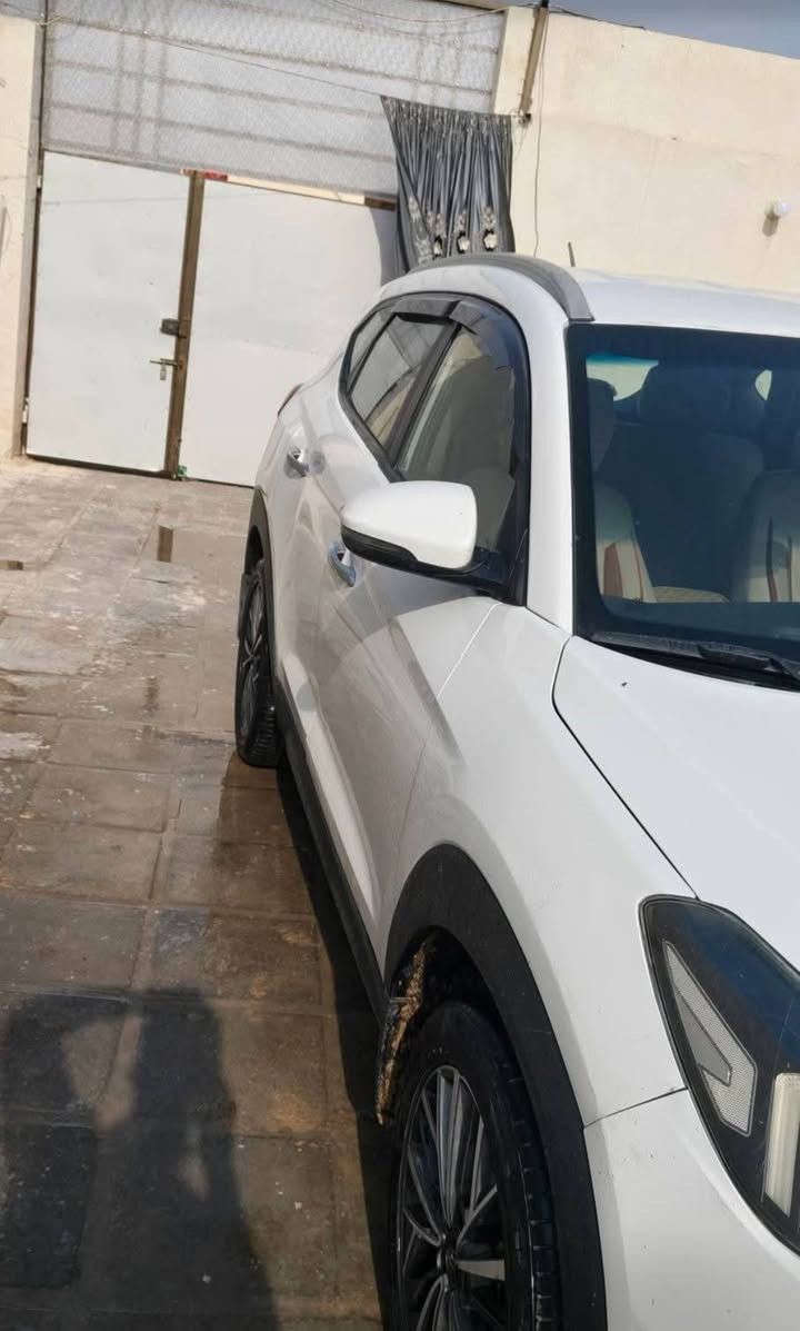 سلام عليكم اخوان توسان للبيع او مراوس 
موديل 2019السيارة نضيفة كلش 
محرك و كير على وضع الشركة جدا نضيفات 
المواصفات معروفة مو بصمة اسوبج 
 بيهة سونار 
مكان نجف 
سعر 165
رقم ***********
راسلني و ما يكون خاطرك الة طيب
