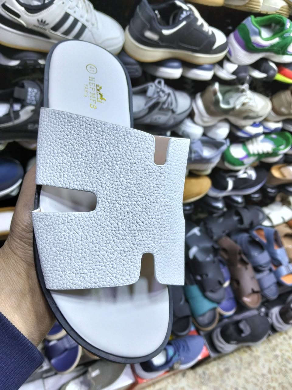 السعر 10,000 دينار شحاطه رجالي درجه اولى قياسات 40 الى 46 فقط


**إذا كنت صاحب هذا الإعلان وتريد حذفه لأي سبب، رجاءا أرسل رسالة إلى الدعم الفني**