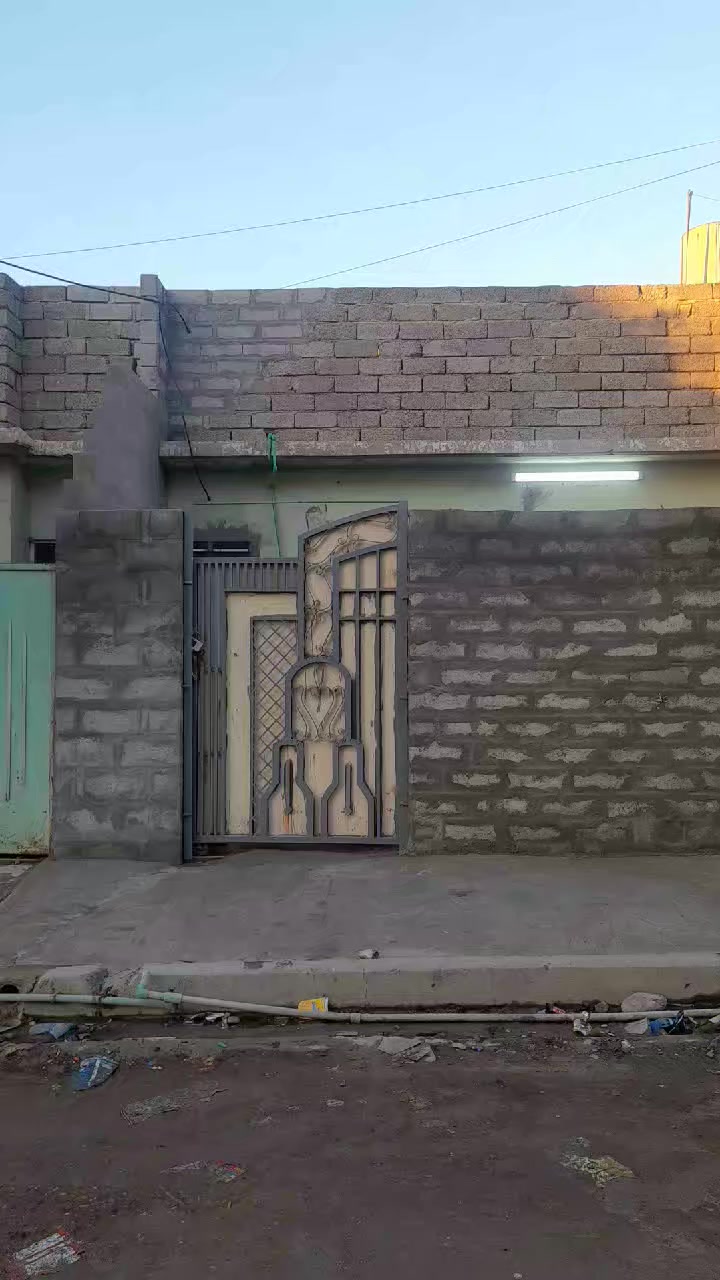 دار للبيع حي القدس بنظام الاقصاد المساحة 100 متر مربع السسعر 60

***********
*********** واتساب
