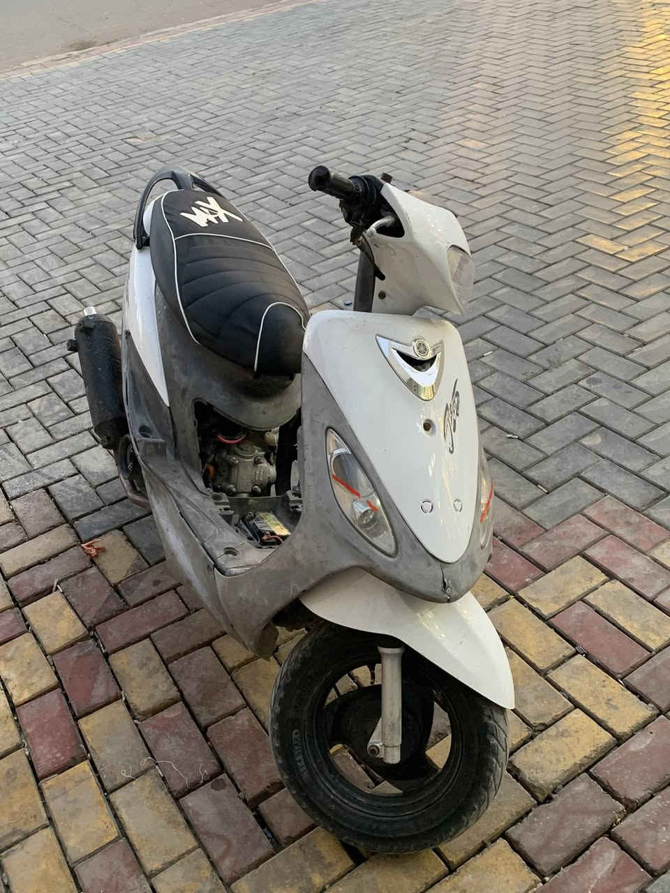 للبيع دراجة ماكس مغولي دراجة نضيفة سعر 325 وبيها مجال مستعجل ع بيعها ***********
