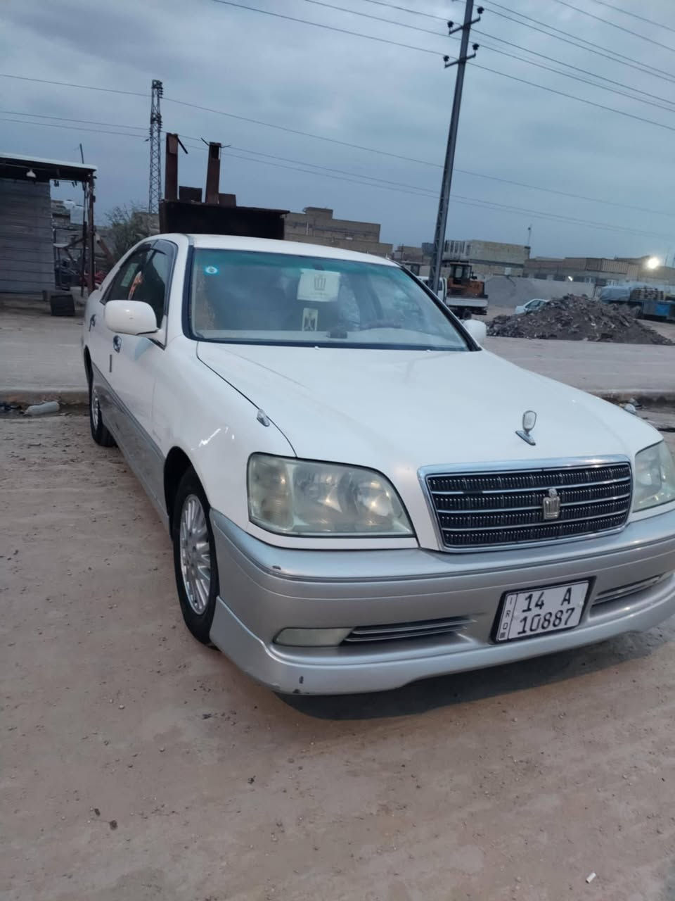 سلام عليكم شباب سياره ملكه للبيع  سياره نضيفه اي نقص مابيه تبريد شغال تخم تاير جديد كرستال اصل تحويره نجف محرك دي فور سياره باسمي أصولي تحويل ثاني يوم رقم بصره سعر ١٣٠  المكان ناصريه قضاء شطره لا ستفسار ***********
