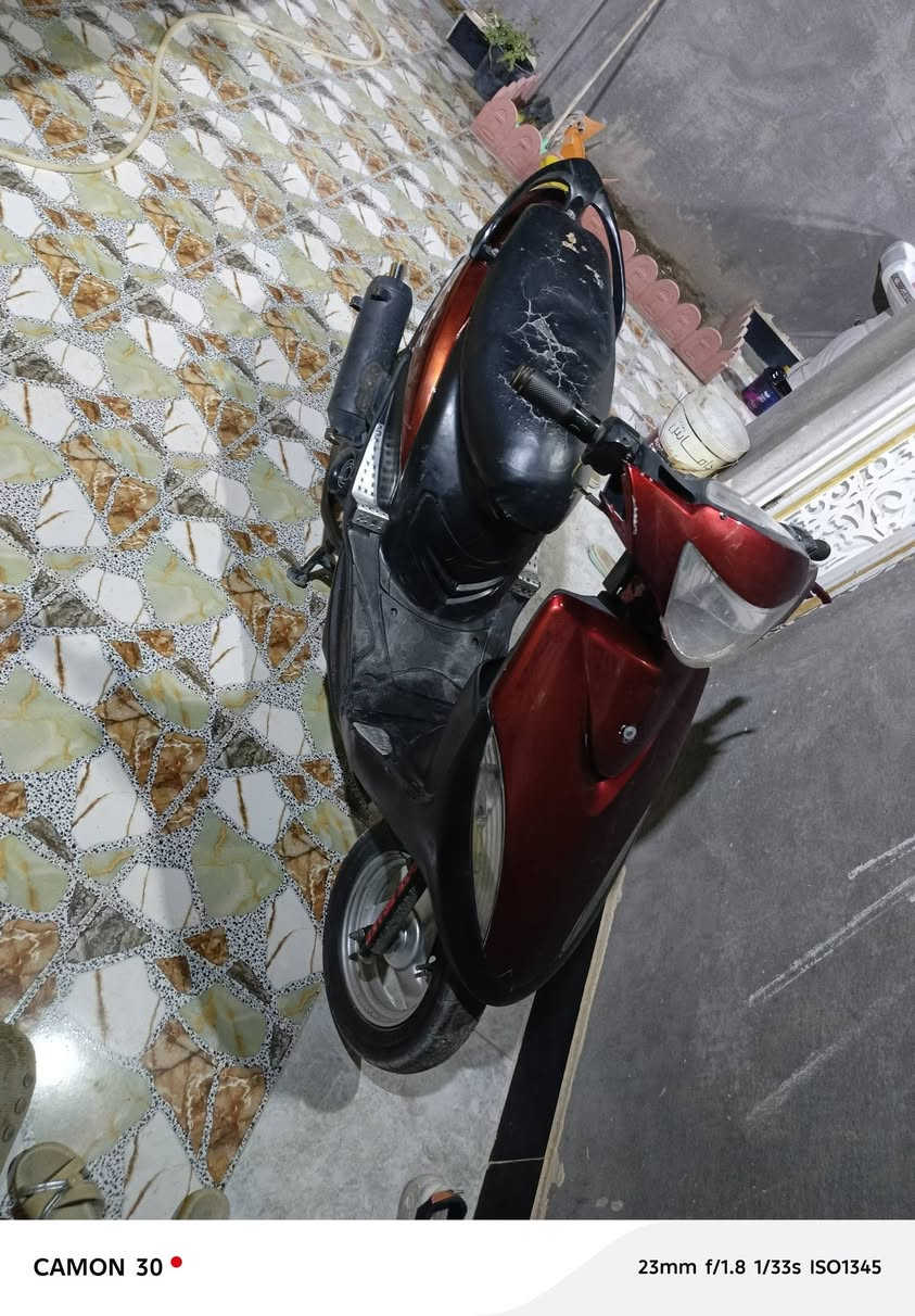 سلام عليكم دراجه ماكس عدله للبيع دراجه حلوه مكينه مفتوحه سعر ٥٠٠ بيه مجال مكان ناصريه مركز اريدو 
رقم  ***********
