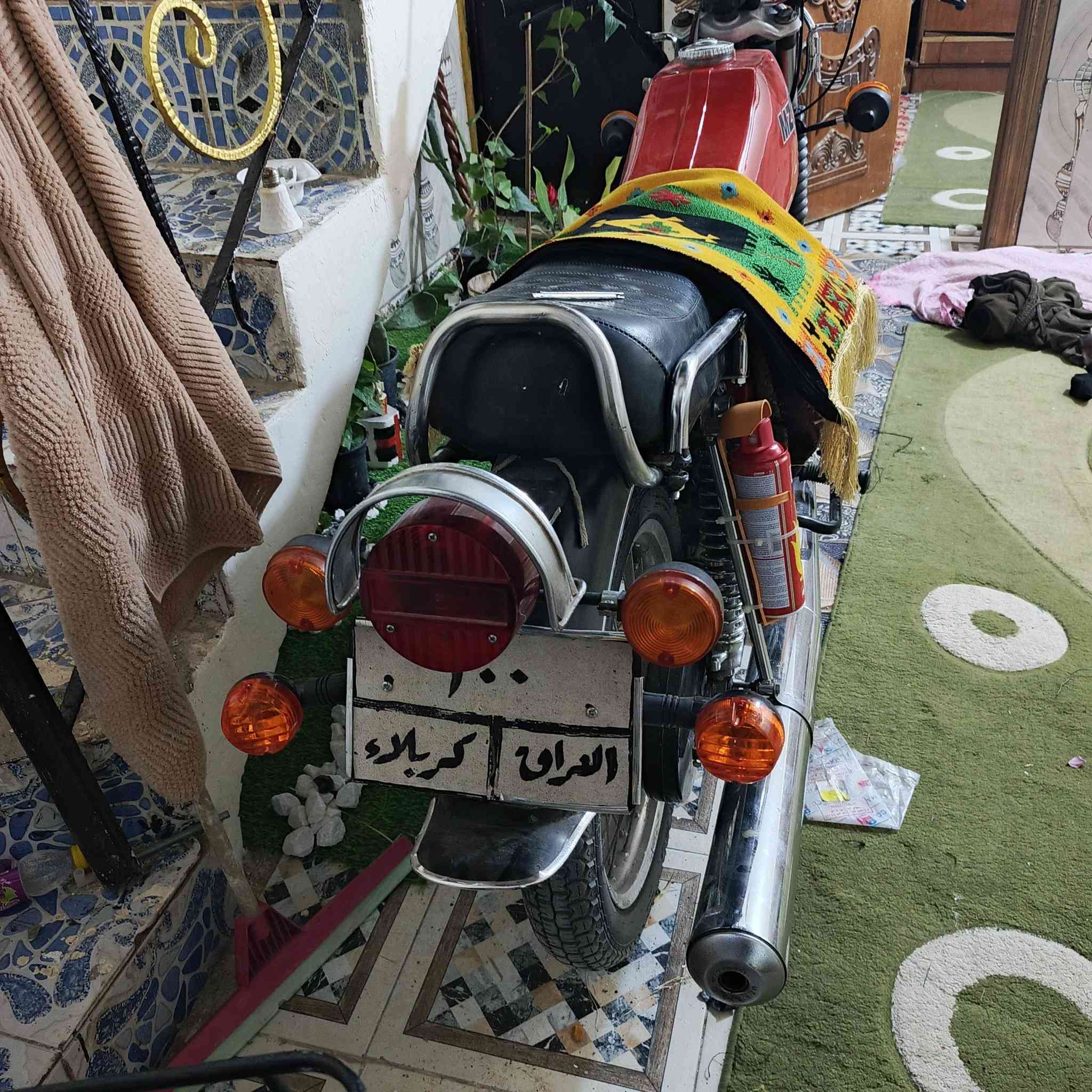 للبيع امزت موديل 82مكينه تركيكصه 3 شاصي مابي لحيم عده اشويه بلمجمع مكينه ناعمه مابيهت صوت لبه وفلاوين  كهربائيات كلها شغاله العنوان كربلاء الدراجه اصوليه بس تنباع بدون رقم السعر 2250 وبيها مجال الاتصال ***********
