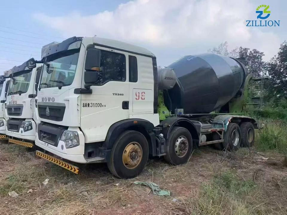 🔝 إعلان شركة الرتاج التجاره العامه في العراق 

شاحنات خلط الخرسانة ZOOMLION متوفرة الآن!

نقدم لعملائنا الكرام في مجال الإنشاءات والمقاولات أحدث تشكيلة من شاحنات خلط الخرسانة زومليون (ZOOMLION) ذات الجودة العالية والأداء المتفوق، والمثبتة على شاسيهات هاوو (HOWO) المتينة والمضمونة.

✨ المميزات والخصائص:

· خيارات متعددة للسعة: تتوفر الشاحنات بسعات خلط تناسب جميع متطلبات مشاريعك، بدءًا من 8 متر مكعب، و 10 متر مكعب، وحتى 12 متر مكعب.
· قوة وأداء متميز: مزودة بمحركات ديزل قوية (تصل إلى 380 حصان) توفر عزم دوران عالي للتعامل مع أصعب ظروف العمل.
· موثوقية عالية: تصميم متين مع مكونات هيدروليكية مستوردة (مضخة ومحرك من إيتون الأمريكية، وعلبة تروس من بونفيليولي الإيطالية في بعض الموديلات) لضمان كفاءة تشغيلية عالية.
· مرنة وجاهزة للموقع: سرعة خلط وتفريغ عالية، وخزان مياه بسعة 450 لتر، ومتوافقة مع معايير انبعاثات متعددة (يورو 3 / 4 / 5 / 6).
· تصميم عملي: كابينة مريحة مزودة بمقعد سائق ماص للاهتزازات، ونظام تكييف، ومثبتات.

📋 نظرة سريعة على المواصفات:

سعة الخلط: 8 متر مكعب

· موديل الشاسيه: هاوو 6x4
· قوة المحرك: ~288 كيلوواط
· معيار الانبعاثات: يورو 6

سعة الخلط: 10 متر مكعب

· موديل الشاسيه: هاوو 6x4 أو 8x4
· قوة المحرك: ~247 كيلوواط أو 380 حصان
· سرعة الخلط: 12-16 دورة في الدقيقة

سعة الخلط: 12 متر مكعب

· موديل الشاسيه: هاوو 6x4
· قوة المحرك: 250 كيلوواط
· سعة خزان المياه: 450 لتر

🔥 لماذا تختار شاحنات زومليون من الرتاج؟
نوفر لك الجودة العالمية بسعر تنافسي، مع دعم فني وضمان على المكونات الأساسية. الشاحنات جاهزة للتسليم ولدينا القدرة على تلبية الطلبات الكبيرة.

📞 للاستفسار والحصول على أفضل سعر:
راسلنا مباشرة (DM) الآن!
*********** 📲 ***********
لا تفوّت الفرصة لتعزيز أسطولك بأفضل ماكينات الخلط في السوق.
