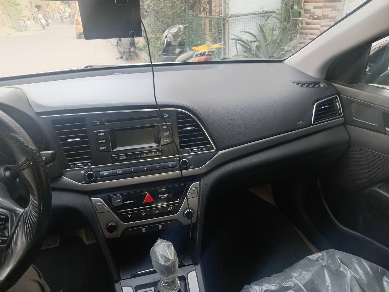 سلام عليكم عندي النتره مديل ١٨ للبيع سعر ١١٠ بيه مجال سياره بسمي وارد امريكي حادث خلفي مكان بغداد الحريه هاتف *********** محرك كير صدر كله لوك سونار موجود بلمنشور
