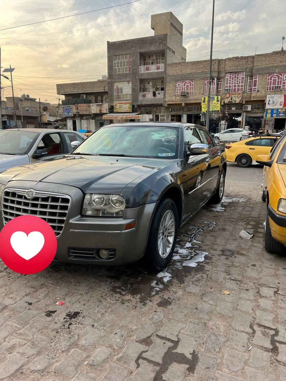 السلام عليكم اوباما موديل 10 وارد امريكي داخلة كلين بيهة صبغ الربع داير الهلالات وصبغ جوة التريشة مال باب السايق كير ومكينة مكفولات صدر جديد عربانة خلفية جديدة تدفئة تبريد مكفول وبيهة منظومة غاز السيارة بسمي رقم بابل مميز السعر 125 وبيهة مجال قليل مكان السيارة بغداد للاستفسار ***********
