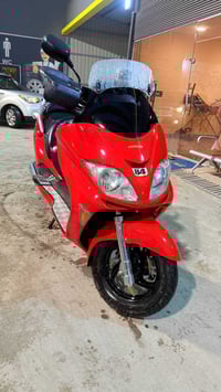 فورزا 08 عميه بلاد ماشيه 28 الف لون احمر مميز  كفرات نضافه 95℅  محرك ك...