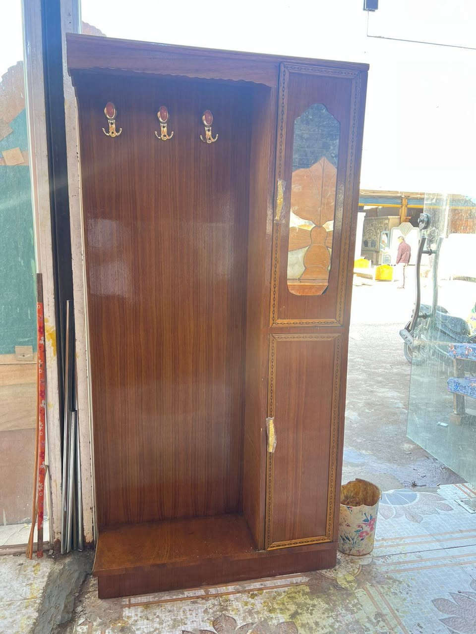 غرفه نوم ام السته طابقين داخل وخارج صاج ضهر جرجوبه زاويه كنتوري دنك زان عنوانه كوت حي الجهاد شارع النجارين نجارة ومعرض الحجامي الاتصال او مراسلة الصفحه ***********
