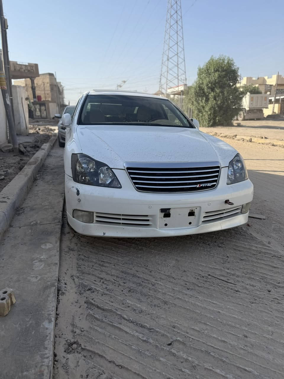 السلام عليكم
شاهين شاصي ١٨٢ 
قرار ١٠٢ رقم بابل بأسمي 
ماشية ١٨٠ 
جديدة السيارة مفحوصة مرور وكمارك بدون كص بدون دواخل 
السعر ١٥٥ وبيها مجال 
للاتصال : ***********
