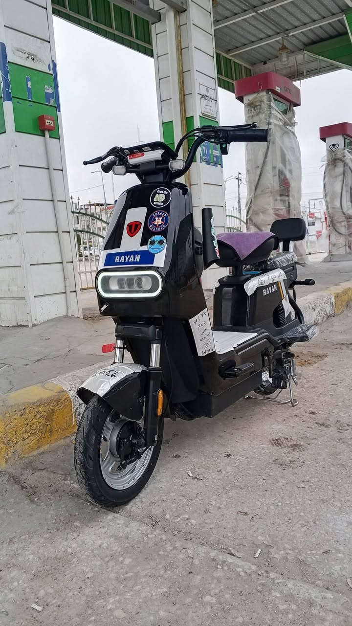 سلام عليكم البيع دراجه شحنه اربع بطاريات اسويجات عدد(2) بصمات عدد (2) تشغيل عن بعد نظام تثبيت سرعه لون اسود سعر 500 وبيها مجال مكان كربلاء حي نصر ويل امامي عواج قليل رقم هاتف ***********
