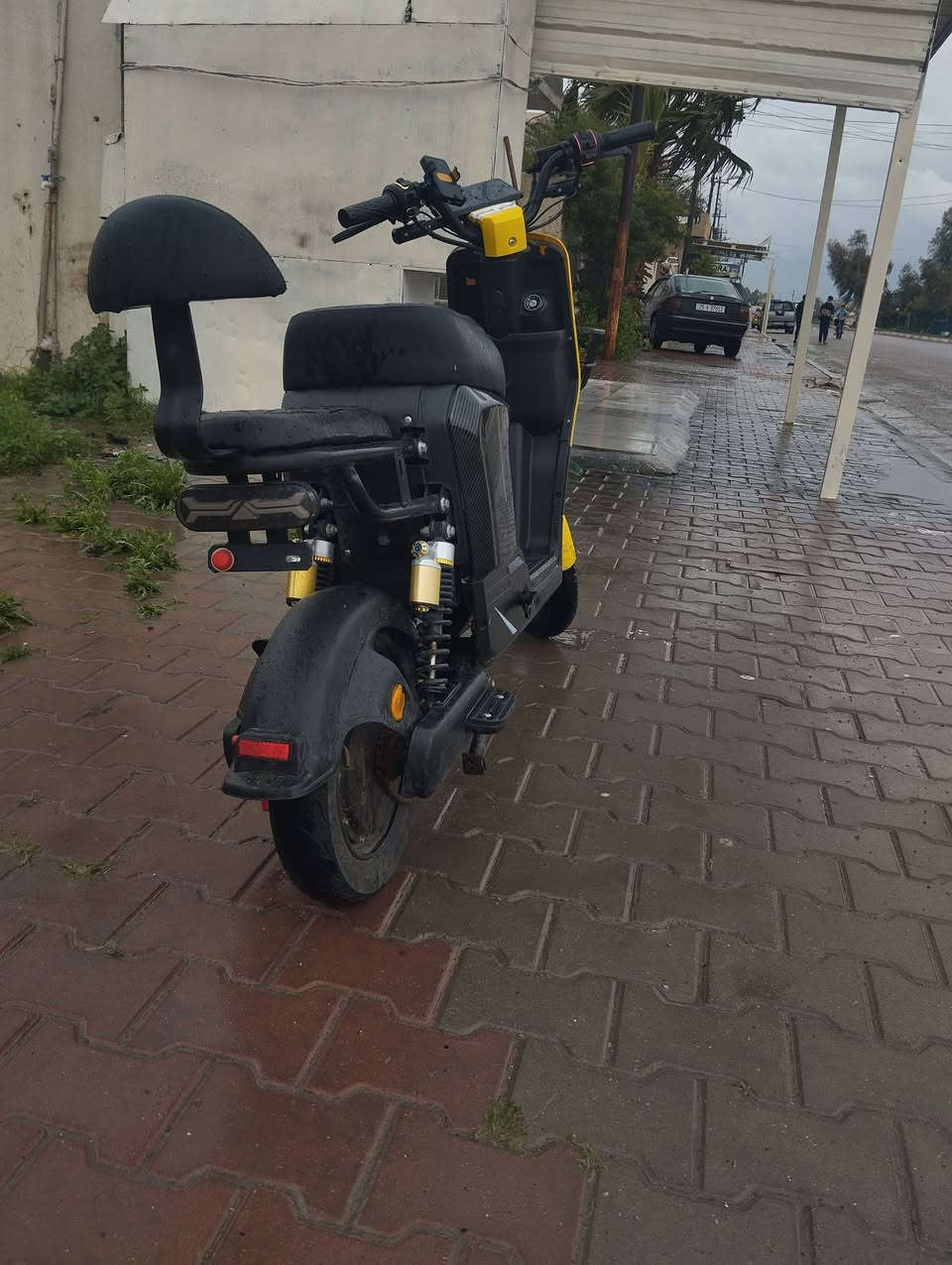 سلام عليكم
دراجة R9 للبيع 
لون اصفر
بطاريات شرط الفحص 
الدراجه نضيفه وشرط الفحص 
مكاني كركوك _حي النداء 
رقم التواصل ***********
الرقم الثاني ***********
