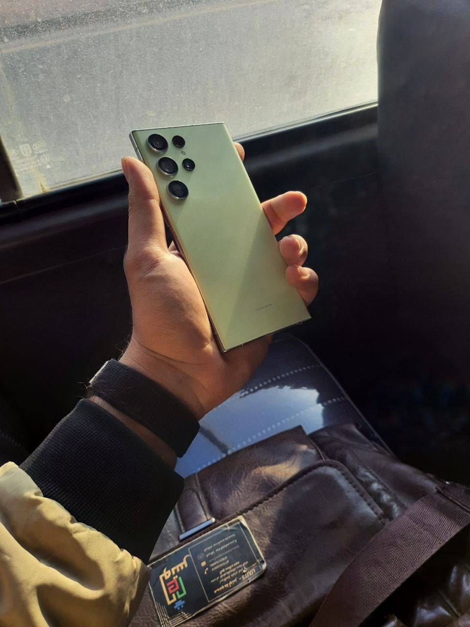 عندي s23 الترا 512 لون بيجي

جهاز نضيف نسخة امريكية فقط قلم مايشتغل 
باقي مكفول ويا لزكات كاميرات 

سعره 650 علما بسعر ال 256 وذاكره جهازي 512 

مكاني بغداد المعالجة 
توصيل موجود 

راسلني واتساب وبخدمتك ***********
