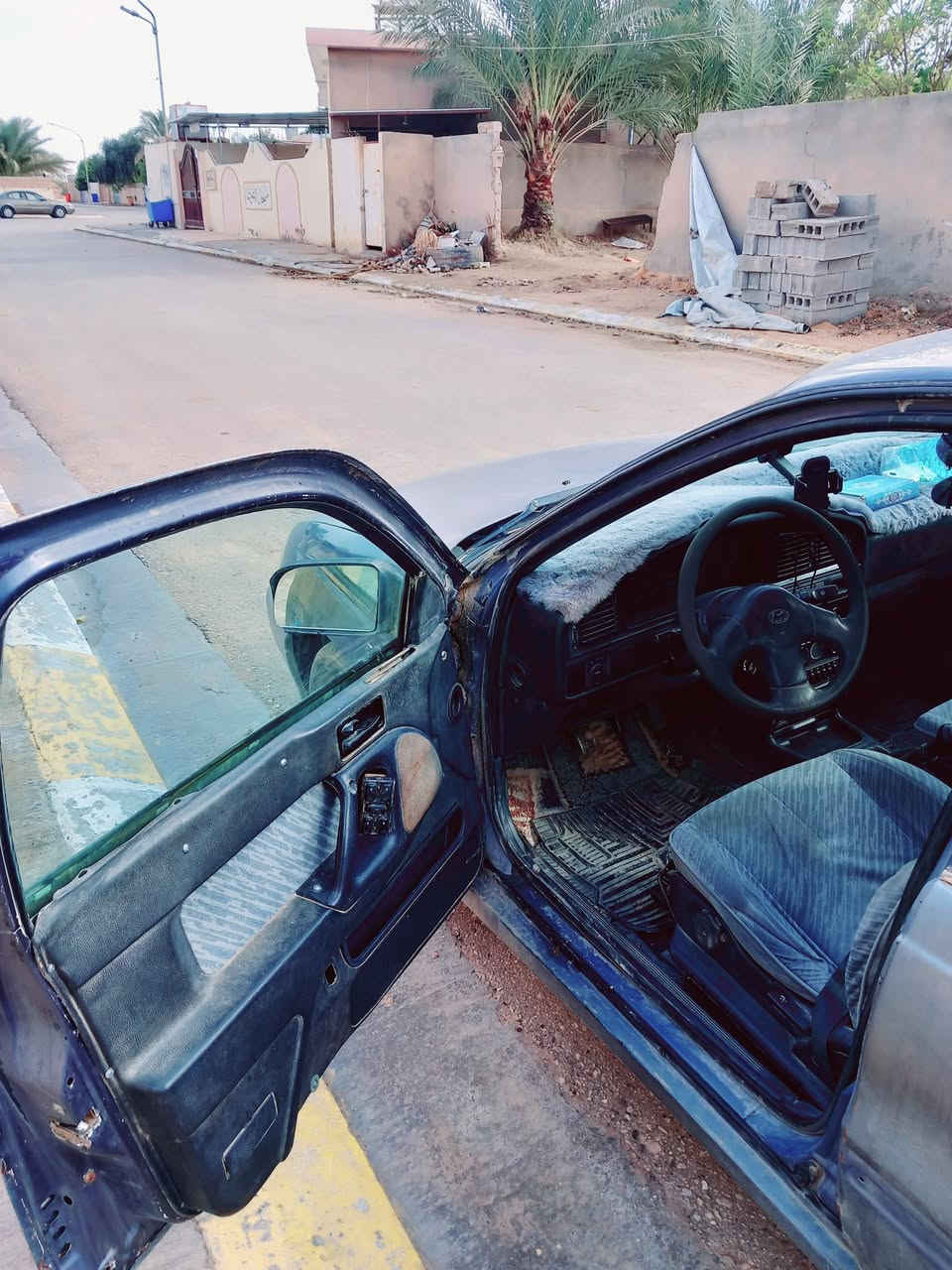 السلام عليكم ورحمة الله وبركاته
ألنترا دمعه موديل ٩٤ رقمها أنبار انكليزي بسمي سنويه ل٢٠٣٠ 

محرك سوناتا تو ٢٠٠٠مفتوح  السياره بلاديه وجاهزه ونشطه نص نكره وشغل خير من الله مكانها الأنبار القائم جاي أداوم بيها لبغداد والحبانيه يرادلها ترتيب من الخارج بس ***********
