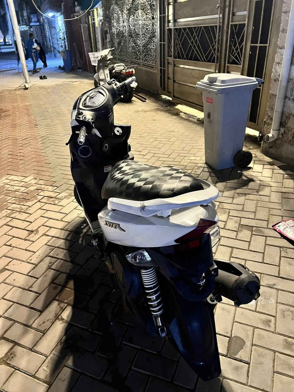 فول1/1
شلعه معدل مكفوله ب1150🤩.

***********

بعد لا تدور وراهة دراجه😉.

بغداد مدينه الصدر .
