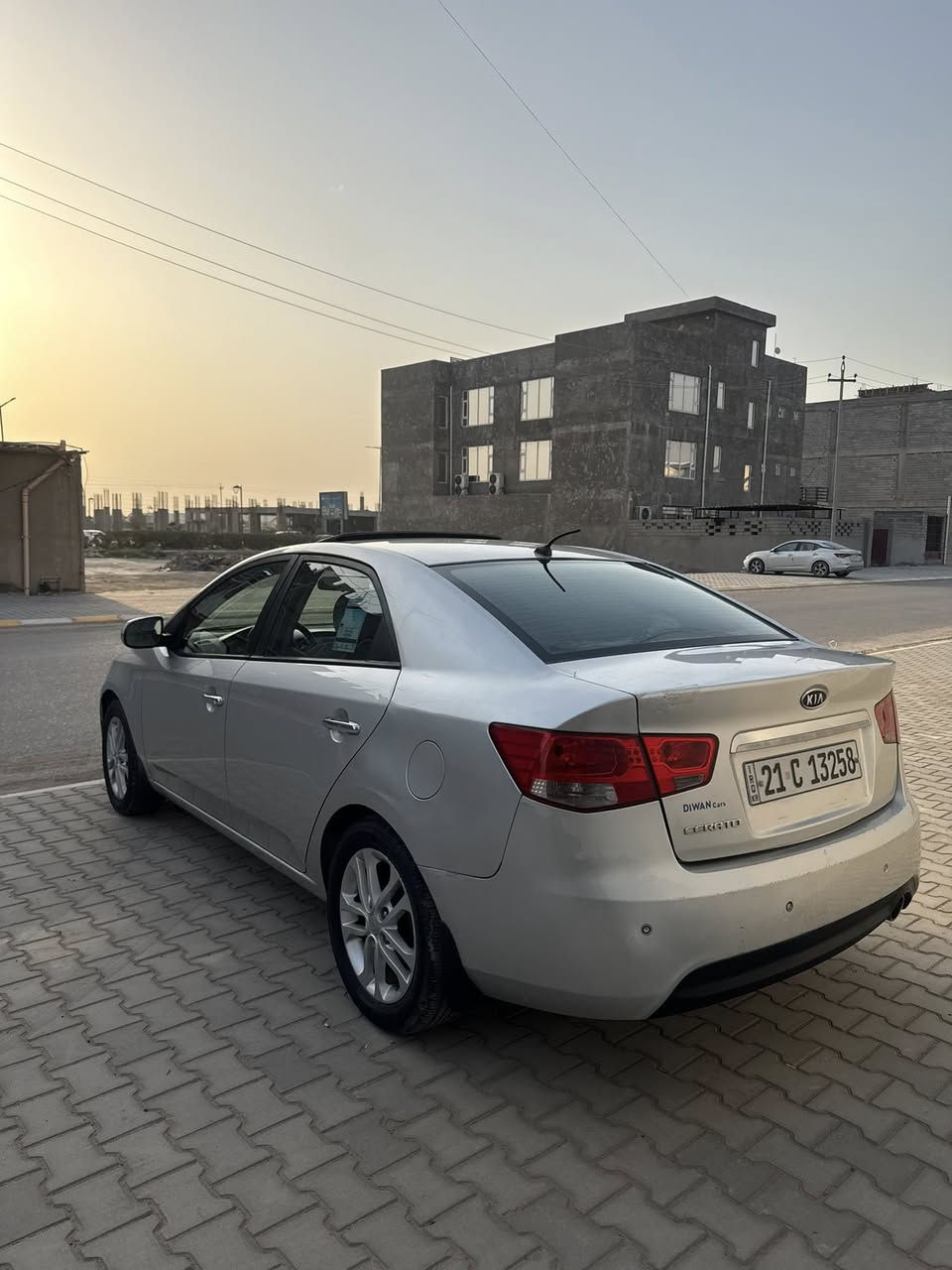 سلام عليكم 
للبيع كيا سيراتو ٢٠١١
بسعر مناسب ٩٩$
فول مواصفات عده البصمه 
مكفوله من الصبغ عده الهلال الخلفي ابيعلك قطعه 
صدر تاير تبريد كله جديد 
بريك اي بي إس 
فتحت سقف 
أشاره بالمرايه 
حساسات خلفيه 
5ويل كب 
جرس سرعه 
شفتات ستيرن 
داخل لونين 
6نمر كير 
بعد بيها هواي مواصفات 
محرك وكير شرط بدون عيب 
سعر ٩٩$ 
مكاني تكريت 

***********
الخاص مغلق وماقفل سعر ع تلفون 📞
