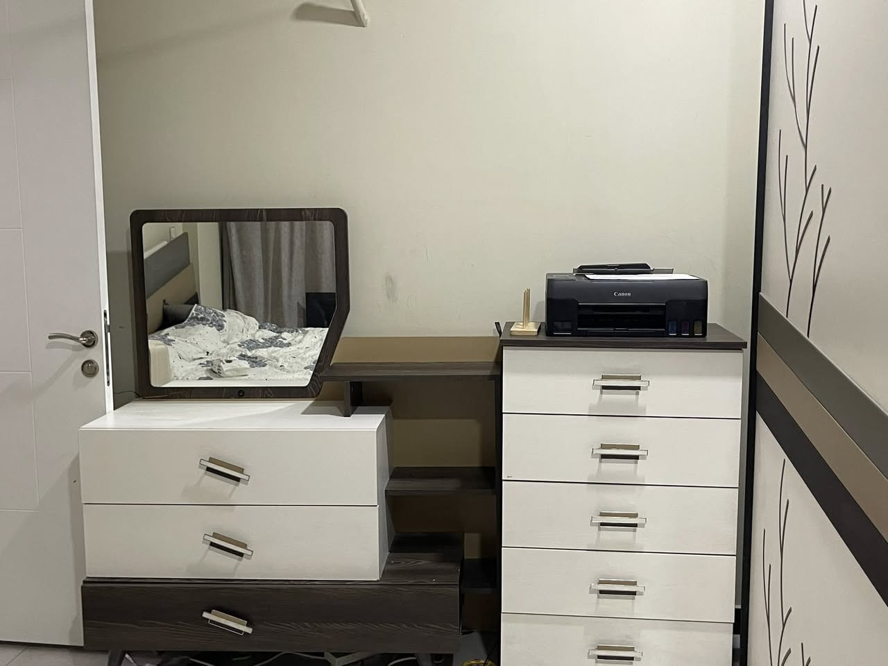 غرفة نوم تركي كامله  7 قطع
جربايه 
كنتور 
مجرات 
ميز تواليت 
مرايه 
كومديات 2 مال جربايه 

السعر 450 الف 
مكاني بغداد حي الجهاد


**إذا كنت صاحب هذا الإعلان وتريد حذفه لأي سبب، رجاءا أرسل رسالة إلى الدعم الفني**