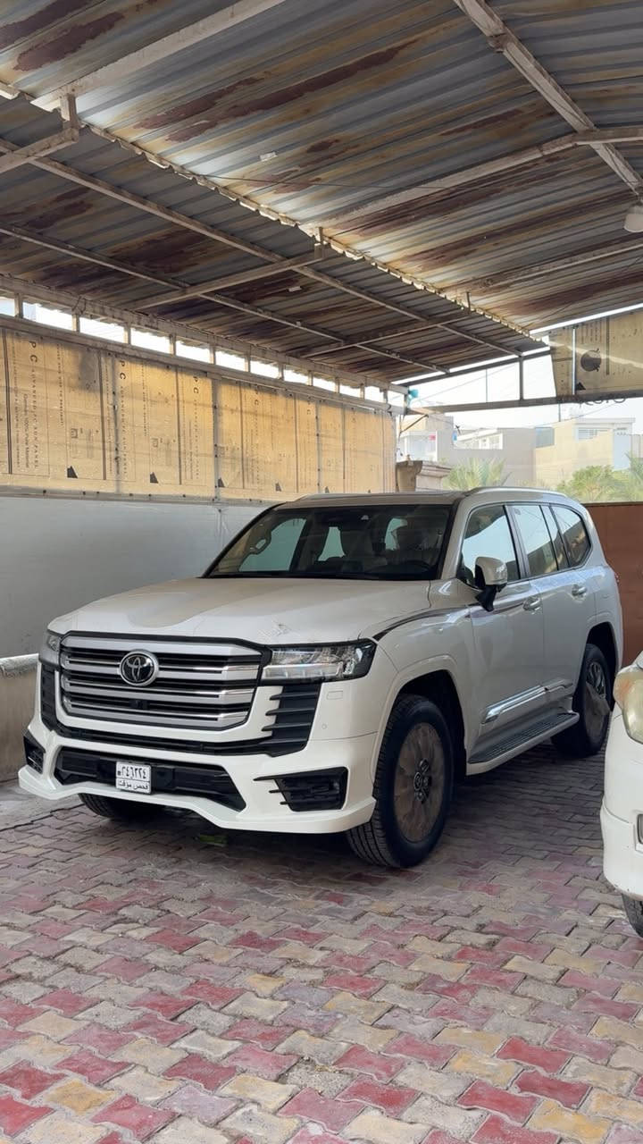 السلام عليكم لاند كروز 2025 زيرو
السياره رقم بغداد بأسمي تحويل ثاني يوم 
السياره زيرو مكفوله من كلشي وبعدهي على وضع الشركه السياره فول للاخير 
عداد دجتل 
كامره 360 
رادار امامي 
مانع تصدام امامي خلفي 
رادار بل مري 
بيبان شفط 
فتحه سقف 
مري قلاب 
مقاعد اماميه تدفئه تبريد
شاشات خلفيه 
وبعد بيهه هواي مواصفات معروفه
سعرهه 790$ 
مكان السياره بغداد البلديات رقمي ***********
