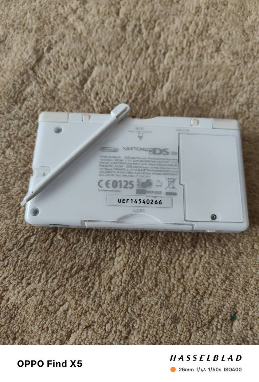 Nintendo DS lite
نظيف جدا 
سعر 40 
توصیل موجود


**إذا كنت صاحب هذا الإعلان وتريد حذفه لأي سبب، رجاءا أرسل رسالة إلى الدعم الفني**