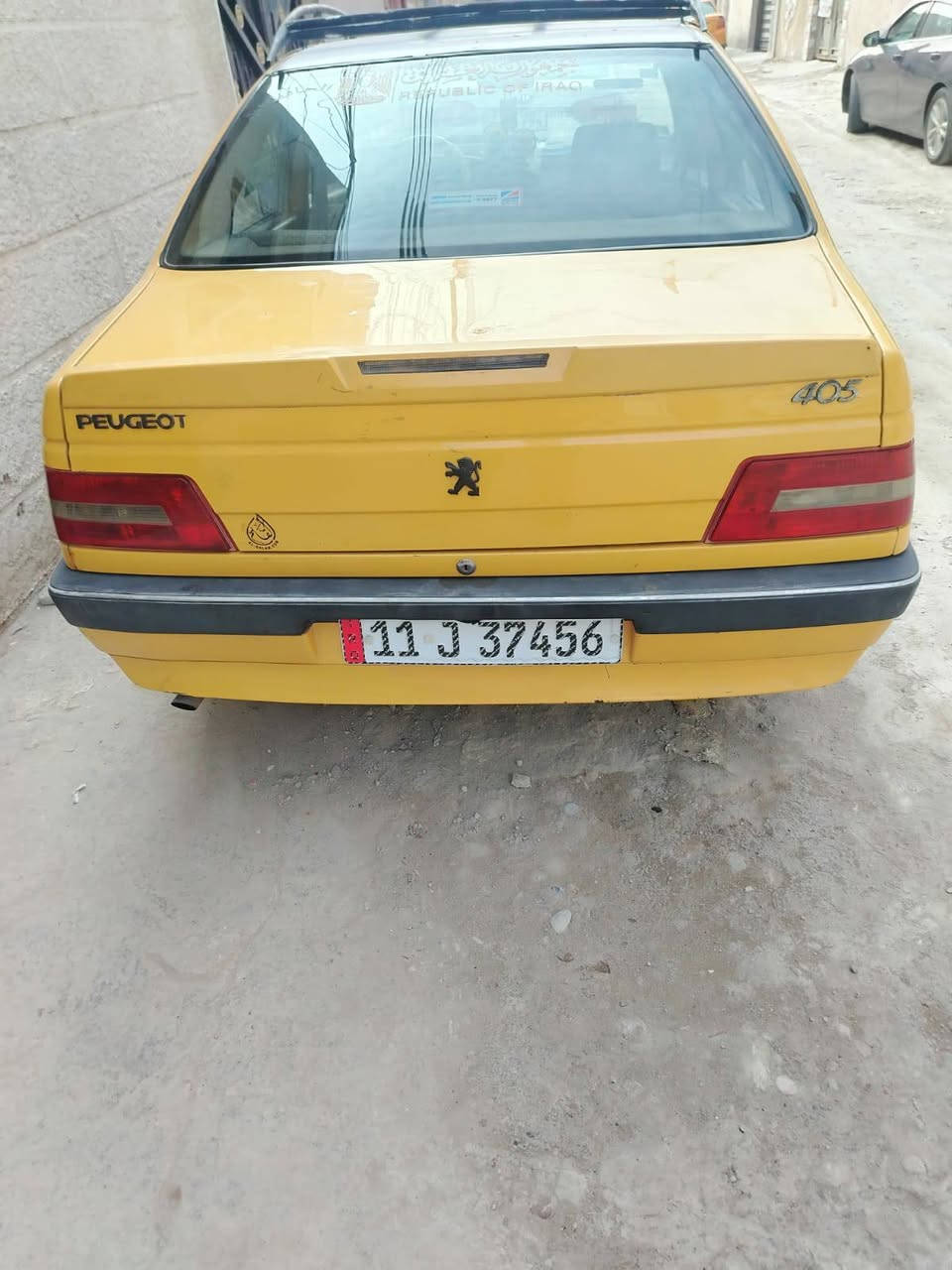 السلام عليكم بيجو لميس موديل 15 رقم انكليزي مصفره هيئه وغرامات بسمي تحويل ثاني يوم محرك مكفول وكير مكفول صدر جديد مشط استيرن جديد تبريد ويه السويج درام شفت جديد بولبرنات امامي وخلفي هسه شادهن جدد كشر السياره بدون حادث ولا صبغ بس الباب الي وره السايق مبدل السياره جاهزه تخم تاير جديد السعر٤٣وبيهه مجال قليل السياره رقم بغداد الهاتف***********.   اثير*********** الاثير بي واتساب وموجود مازنجر
