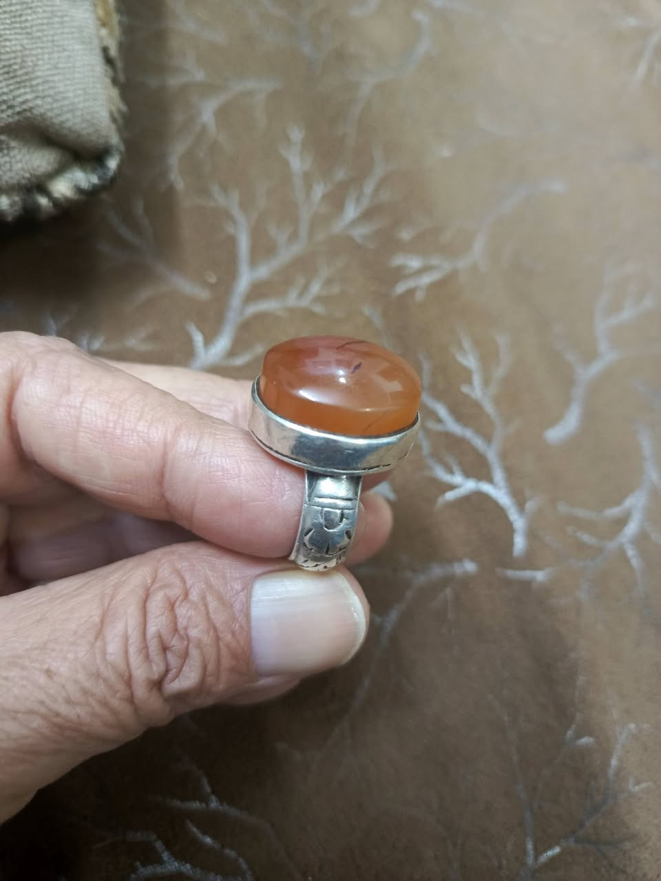 السلام عليكم
قيم وأخذ بما يرضي الله خواتم عقيق يماني فضه عيار 925 ثقيل


**إذا كنت صاحب هذا الإعلان وتريد حذفه لأي سبب، رجاءا أرسل رسالة إلى الدعم الفني**