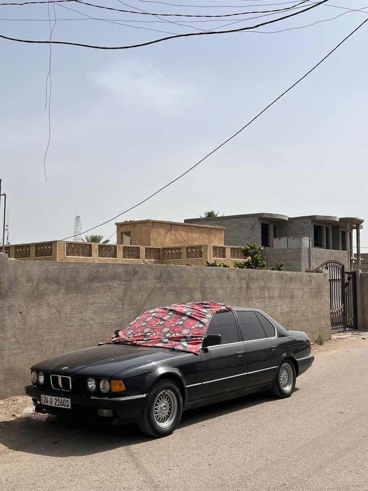 السلام عليكم
BMW 735i 1992 
بلادي فقط مصبوغ 
لا ضربه ولا معجون ولا خياس
كهربائيات كفاله 
ادامه عامه مسويلهه 
جاهزه من كلشي 
گير محرك حداديه ميه بالميه 
تحويل مباشر 

بيع او مراوس حسب القناعه
مكان السياره بغداد 

 السعر 73 وبيها مجال قليل
***********
