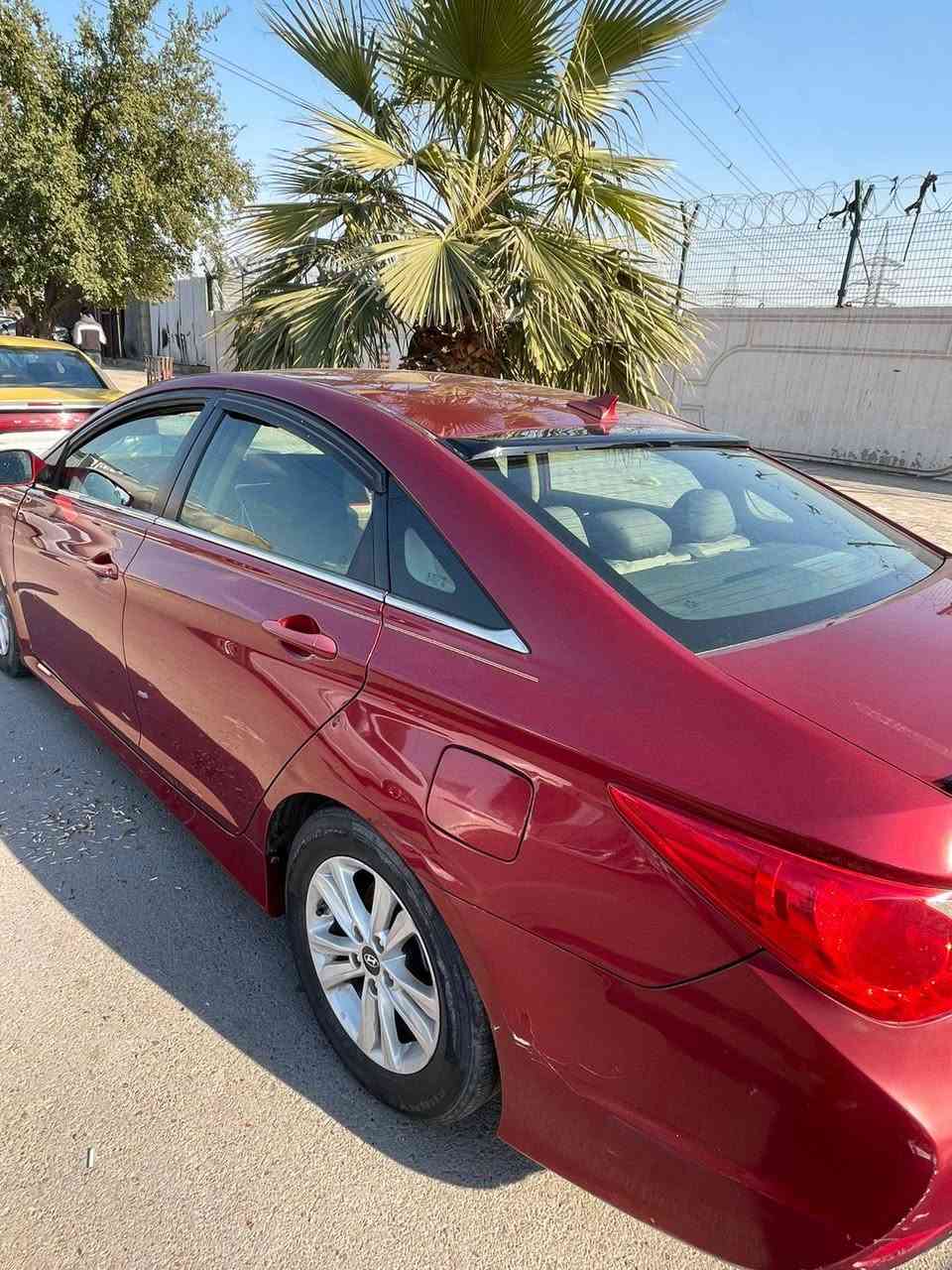 سلام عليكم 
سوناتا موديل 2014
سياره حادثها فقط بنيد بدون دواخل بدون شواصي او لغود 
سياره ليبل واحد بدون ايرباكات 
كير مكينه تبريد خير من الله 
مكان سياره بغداد مدينه الصدر
السعر / 115 وبيها مجال بسيط
هـ/ ***********
