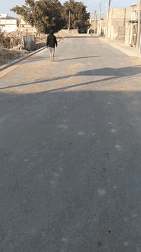 السلام عليكم قطعة أرض للبيع المساحة 125م مقابيلك ساحة مفتوحة يعني ماكو جار أبابك ام الهوه القديمه شارع الجملون قريبة الشارع العام منطقة متكاملة من الخدمات ماء مجاري تبليط  للاستفسار 
***********
***********
