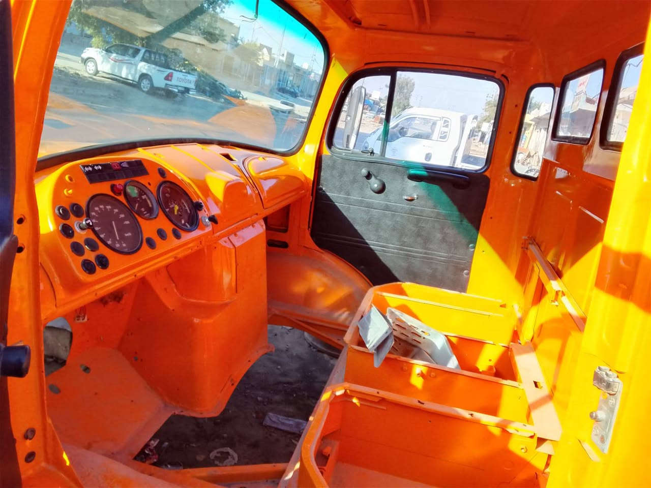 سلام عليكم للبيع قماره تك بلادي مامبدل بيه لا سكف ولا ضهر مصبوغه عام العنوان الفلوجه السعر 8ملاين وبيه مجال للستفسار اتصل على رقم ***********
