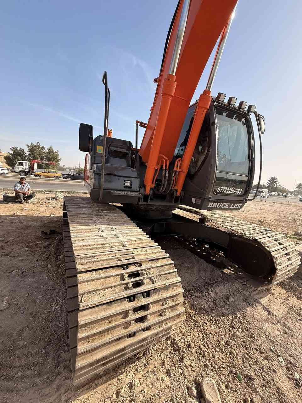 سلام عليكم. للبيع حفاره هيتاشي زت ثري حجم 210 ايل سي رقم بابل الماني شرط التحويل بيها صبغ ثگاله مئسسه نقار. كماشه بلادي محرك. مضخه. حركات. حداديه خير من الله. تبريد ثلج. وياها. كماشه. وكيله متر وعشره جدد. مكينه جاهزه للعمل مابيه. نقص برغي. مكان. بغداد. الشراي يتصل ***********
