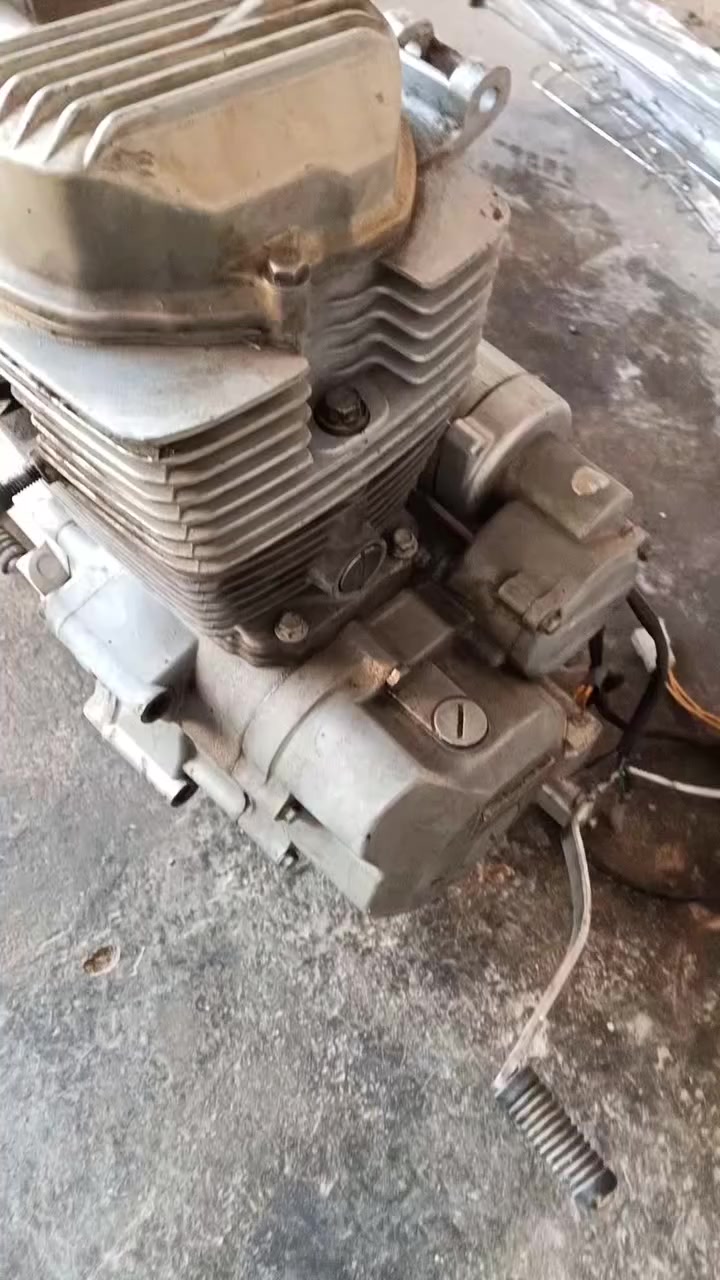 سلام عليكم
محرك ستوته حجم 200 شرط الشغل مجفت جديد سعره 75 الف اليريده يخابر عالرقم***********
