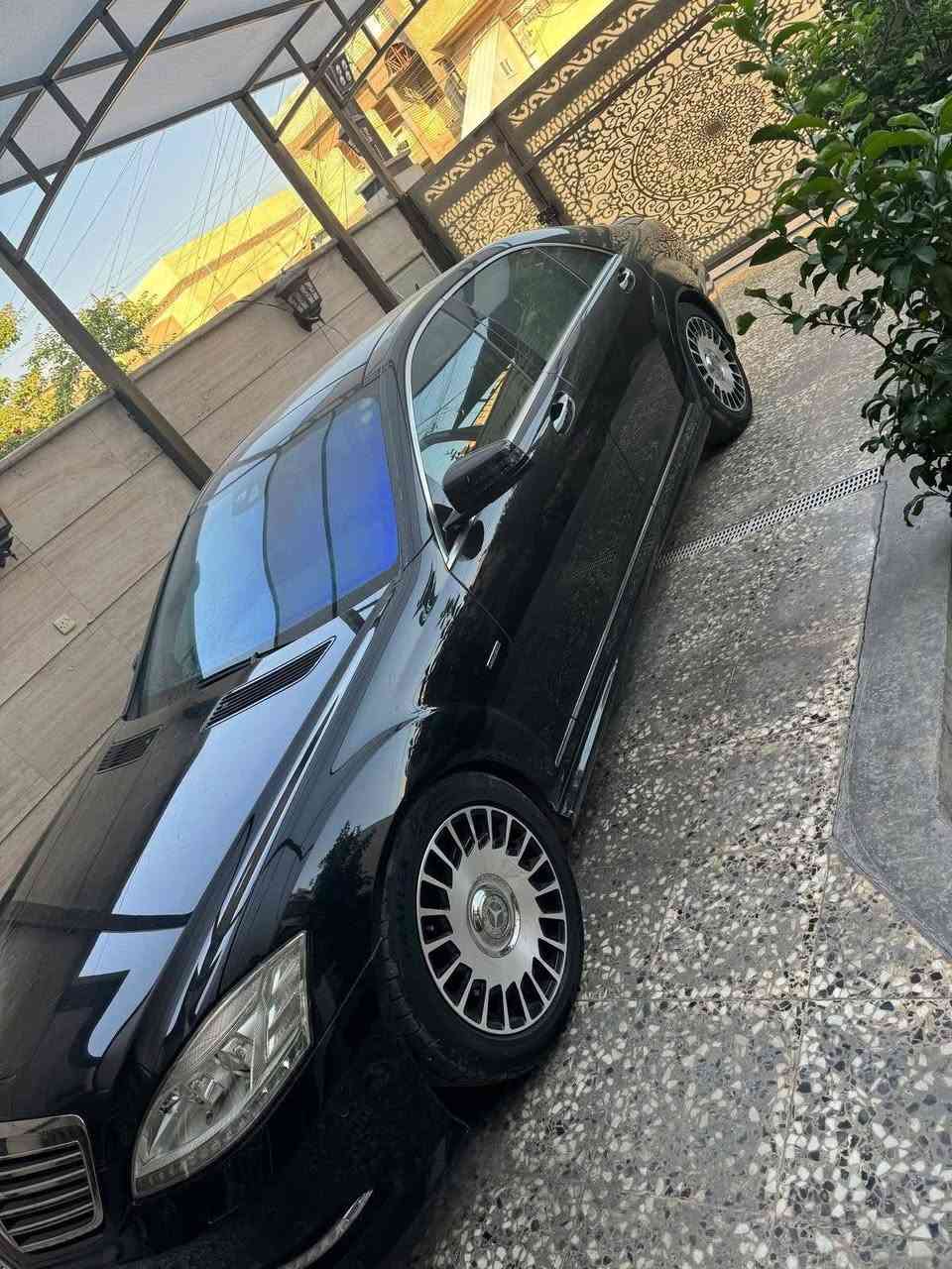 السلام عليكم
للبيع مارسيدس 2010 شكل 13 اصل خليجي كفالة عامة من الصبغ والتبديل حجم350s لارج 

 

داخل بيجي 

أبواب طويل 

شفط 5 أبواب مع برادت 5 

تبريد منفصل الامامي عن الخلفي

نضام توازن مع تعليق هوائي

شفتات سترين 

رادار امامي 

اوتو هولد 

ومواصفات هواي بعد بيها

محرك بشرط ممفتوح 

ماشية 200 الف كيلو متر 

صدر جديد مع طخم تاير اصلي 

جوبلس امامي خلفي

كشن حار بارد 

كشنات خزن ميموري 

رقم سليمانيه مميز 

سياره جديده بحاله الوكاله وارد خليجي 

مابيها اي نواقص مكان السياره بغداد الاتصال 

#السعر_290_وبيها_مجال
***********

***********
