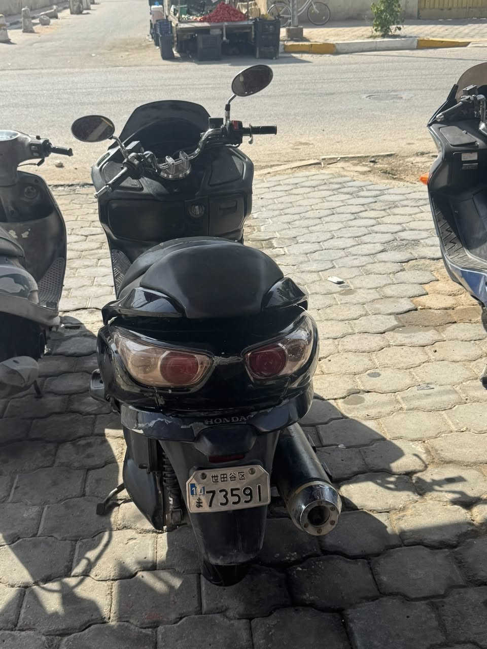 السلام عليكم 
فورزه 08 
بالاصل كير بس اني عميتها
لايت زنون
البكلايت كريستال
شلعه ومعدل ١١٠ 
بيها ضربه بالبجم مثل ما موضح بالصوره بسيطه كلش والاشاره موجوده
كلوب بالجنطه 
للبيع مكاني كربلاء
واتساب ***********
وخاص مفتوح
