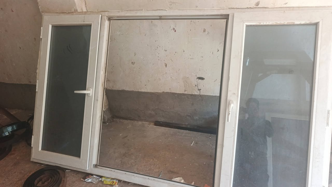 سلام عليكم ثنين بيبان  و شبابيك 2

 وعندي بيبان سلايت ثنين بدون اطار للبيع مكاني كربلاء حيل غدير ابيع كلهن ب60الف بيبان تسكام ثقيل ماعدي مكان اعرضهن وريد ابيعهن ***********
