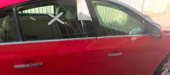 السلام عليكم 
للبيع شوفرليت كروز موديل 2016 لون احمر رقم ديالى الجديد الدولي مشروع وطني تحويل مباشر هزة جديدة سنوية لغاية 28 وارد أمريكي حادثها جاملغ أمامي ايمن بيها صبغ 5 قطع ابيع حزام سونار موجود محرك 1400 الاقتصادي تبريد شغال ثلج تدفئة شغالة كهربائيات كلهة شغالة كير عادي +كير اوتوماتيك محرك كير تبريد كلة مكفولات السيارة فول مواصفات عدا الفتحة كشن كهرباء تحكمات استيرن تشغل عن بعد بصمة اربع ابواب بصمة  داخل جلد صدر أمامي خلفي خير من الله سيارة حلوة مال بيت أمانة الله السيارة احلى من الصور السعر 77 وبيها مجال حك الجية مكاني بغداد الرقم ***********
