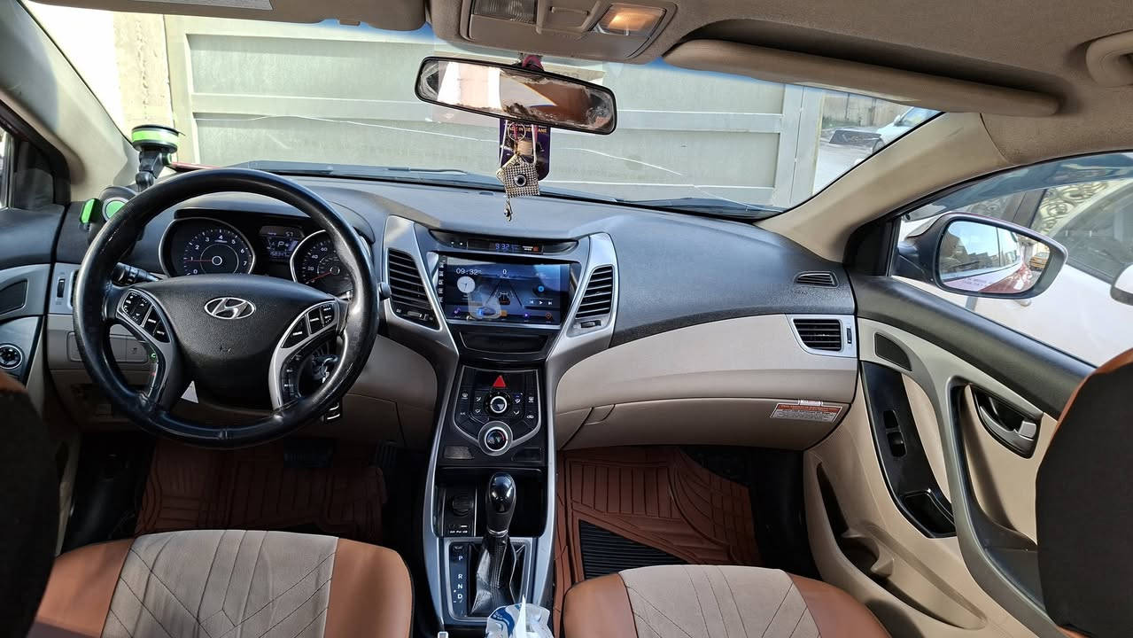 سلام عليكم النترا موديل 16 امركي لون ماروني دم غزال مكفوله من جارد حادثهة جاملغ امامي عكس سائق وبنيد بيهة  ليبل واحد ماعده جاملغ الامامي مكفوله من كص ولحيم فقط وجه شاصي ولغد تعديل بسيط وسونر كدامكم جان بيهة بدايه كازكيت وفتحت مكينه نفضتهة نفض رجعت وكاله وغراض اصليه وعندي وصل ضمان بالغراض وبالمكينه يعني مكينه جديده رجعت كير مكفول مبدله دهن وفلتر سياره مال جناي متعوب عليهة دوشمه وكاعيه جلد وشاشه وكاميره وتحكم جهتين و3 وضيعه قياده تخم تاير جديد ويل عادي اسود سياره جاهزة من كلشي رقم بغداد الجديد سنويه 27 للسعر114 وبيهة مجال ***********
