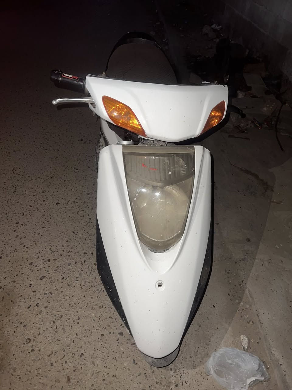 دراجه بريز معمره جديد للبيع دراجه نضيفه مكفوله ونواقصه بسيطه كلش هاي صوره وهاي تشغيلتها سعر 500 وبيها مجال شكو شي ابيض تجاري باقي اصلي ماصده اصليه متواجد واتساب ***********
